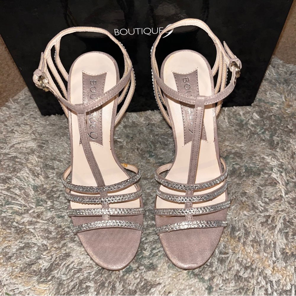 Boutique 9 size 7 women’s bedazzled platform heels - Picture 4 of 16